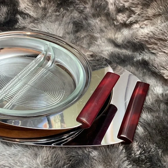 2 Vintage Chrome Serving
Trays made in Quebec - Picture 6 of 16